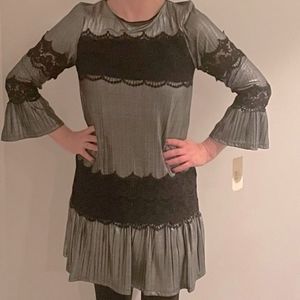 GBGirls Jrs XL—Long Sleeve Black Lace & Silver Dress